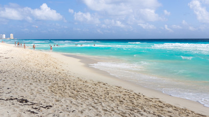 Fototapeta na wymiar Cancun beach Caribbean sea in Mexico 
