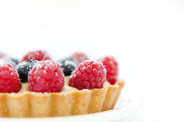 Close up mix berry tart