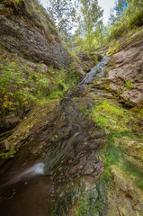 Шатинский водопад, летний ручей, Россия,Урал  