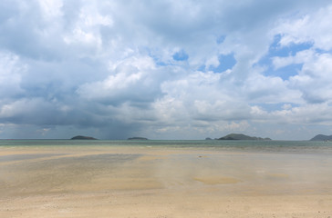 nice view of the beach when rain coming