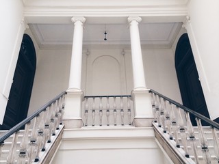 escalera interior clásica