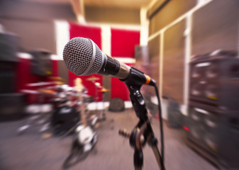 Microphone
