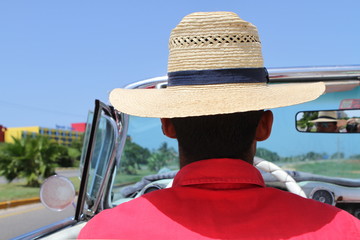 chauffeur de taxi cubain