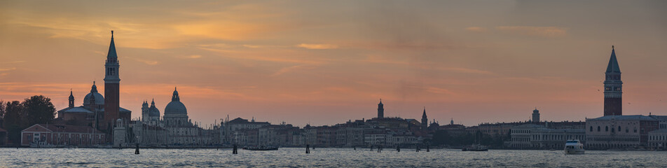 Fototapeta na wymiar Venice Panorama during sunset