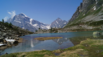 Fototapeta na wymiar lago Bianco