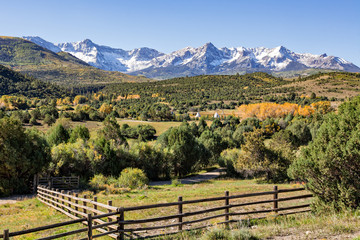 Fototapeta na wymiar Colorado Mountains in Fall