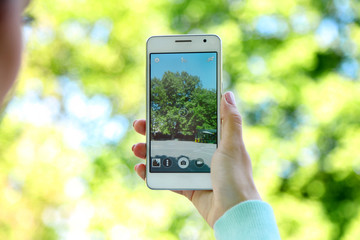 Taking picture of nature with smart phone