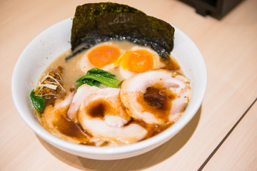 japanese noodle with other dishes
