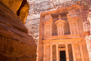Al Khazneh in Petra, Jordan - obrazy, fototapety, plakaty