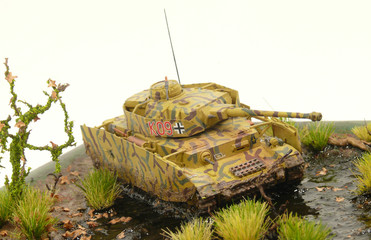 Plastikmodellbau_Kampfpanzer 4 im schwierigen Gelände_Dioarma