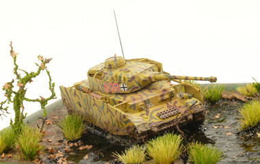 Plastikmodellbau_Kampfpanzer 4 im schwierigen Gelände_Dioarma