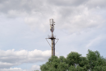 antenna mast for transmitting mobile