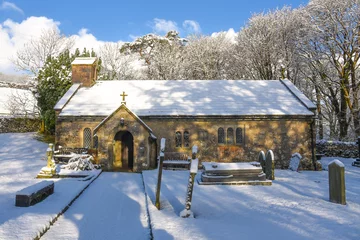 Papier Peint photo Hiver Chapel-le-dale Chapel winter scene in Yorkshire Dales National Park.