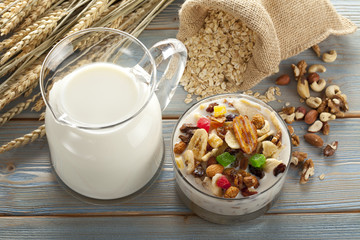 Oat flakes and granola from several types od fruits and nuts