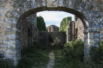 Edifícios antigos e abandonados