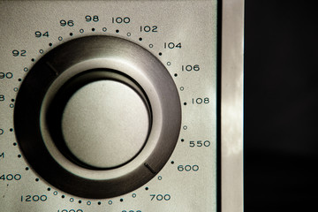 knob to tune in your favorite radio station.