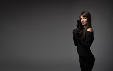 Obraz premium killer ready to shot with gun