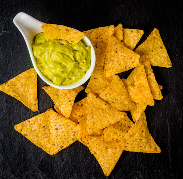 Fresh guacamole dip with chips