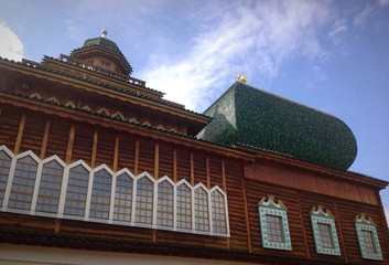 деревянный дворец