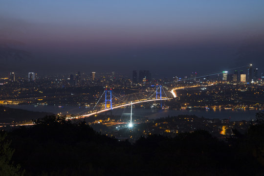 istanbul boğaz k&ouml;pr&uuml;s&uuml; gece manzarası