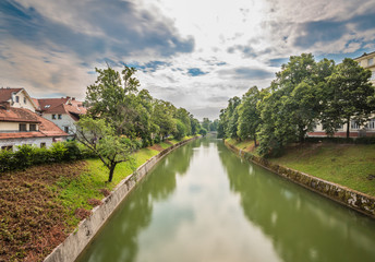 Fototapeta na wymiar Fluss Ljubljanica in Ljubljana