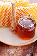 honey with honeycomb