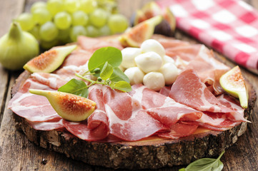 prosciutto e mozzarella 