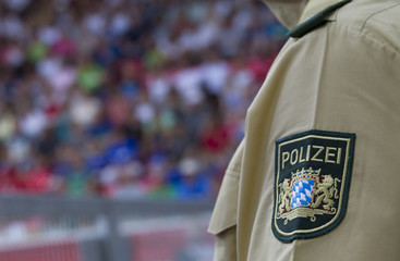 Polizei im Fußballstadion