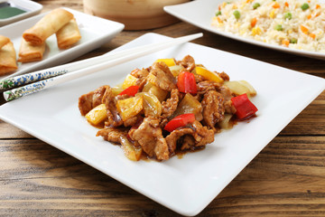 cibo cinese carne con verdure