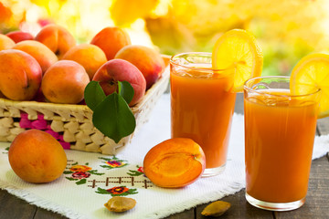  Fresh apricot smoothies 
