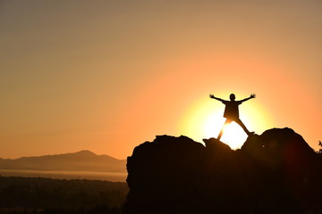 &ccedil;ocuk ve g&uuml;neş