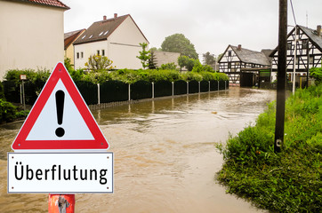 Achtung Überflutung Schild