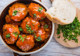 Meatballs in tomato sauce