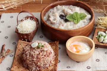 Brown rice porridge put pork and brown rice with soft-boiled egg