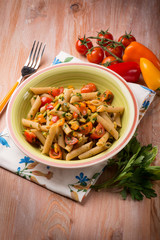 pasta with fresh tomatoes and capsicum