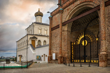 Врата башни Gate of the tower Syuyumbike in the Kazan - obrazy, fototapety, plakaty