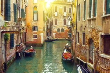 Kanal mit Gondeln in Venedig, Italien © Ekaterina Belova