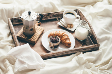 Breakfast in bed. Window light - 89389495
