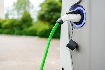 Electric vehicle charging station