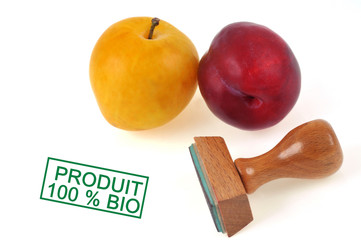 Prune jaune et prune rouge biologiques