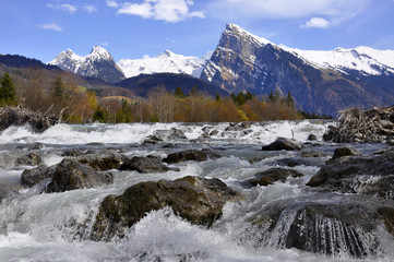 Rivi&egrave;re en crue