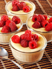 Vanilla cream with raspberries
