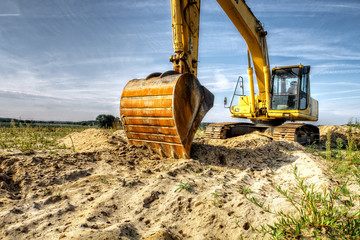 bagger auf dem feld hdr © Superingo