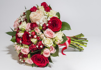 Bridal bouquet, bridal bouquet in red colors. Shallow depth