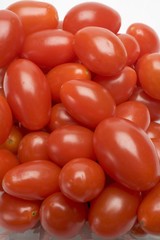 Many plum tomatoes (close-up)