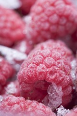 Frozen raspberries (close-up)