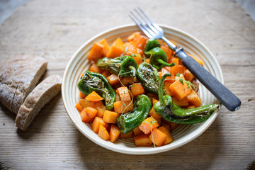 Süßkartoffel-Paprika-Pfanne
