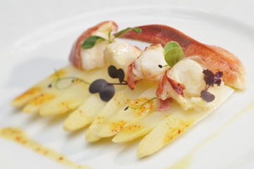 Lobster on white asparagus