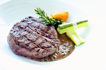 Argentinian fillet steak with green peppercorn sauce