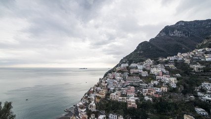 Vista su Positano e sul mare